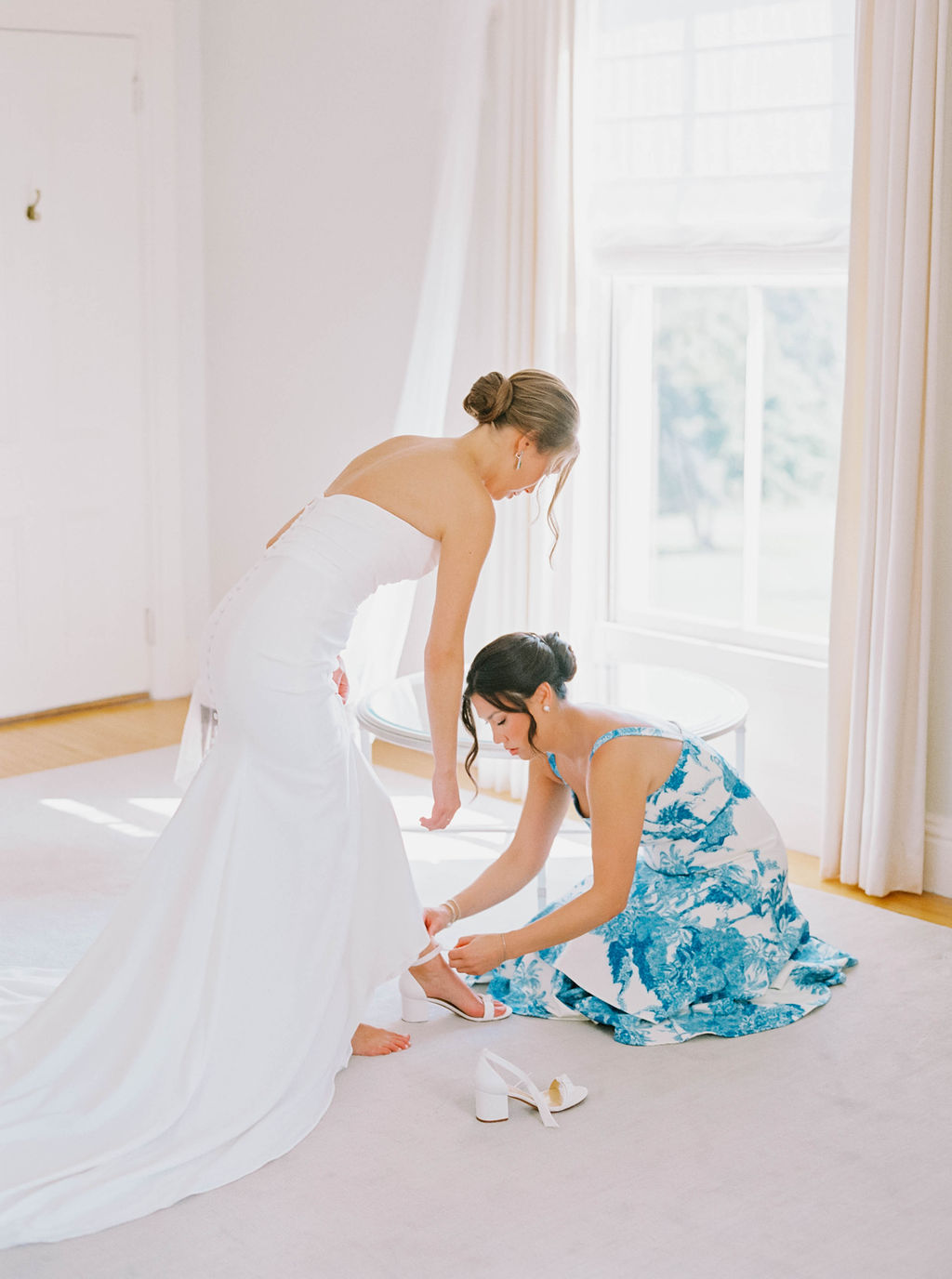 Eisenhower House Wedding | Newport RI Film Wedding Photographer Serving CT, RI, Boston, and New England Areas | Film and Digital Photographer | Deirdre Volk Photography