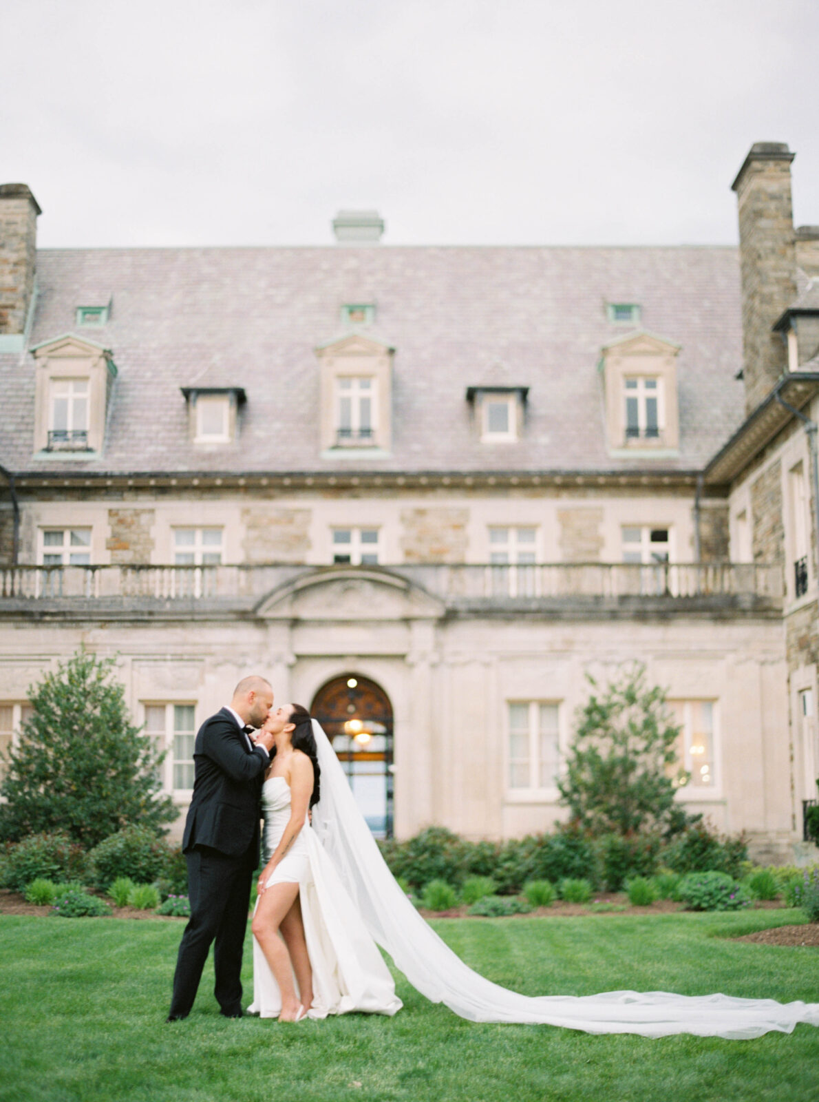 Aldrich Mansion wedding RI | Newport RI Film Wedding Photographer Serving CT, RI, Boston, and New England Areas | Film and Digital Photographer | Deirdre Volk Photography